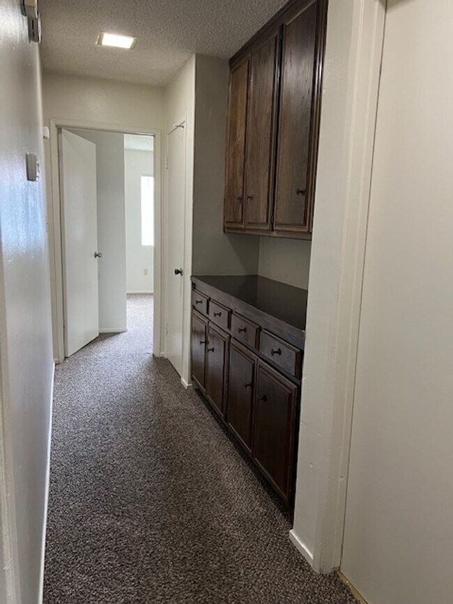 Building Photo - 7405 Quailwood Dr