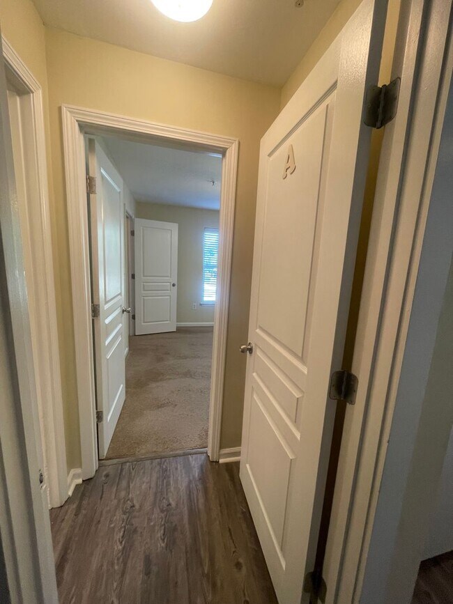 Building Photo - 02-202 KSK (Schutte)