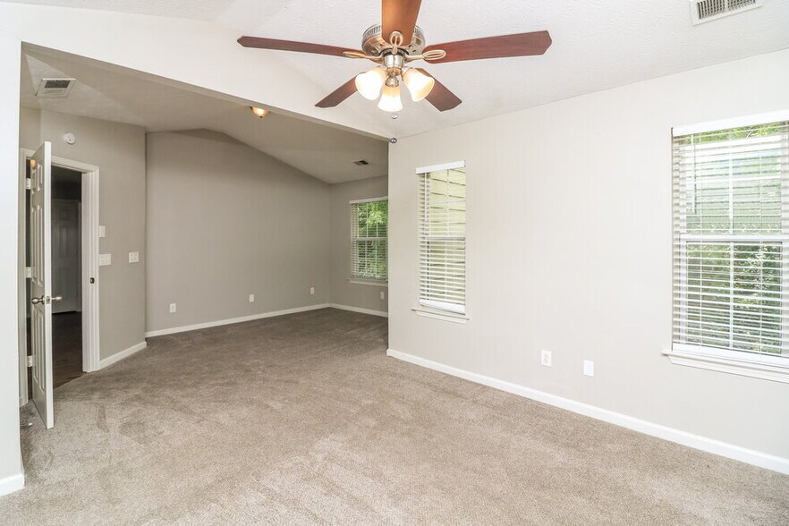 Building Photo - 1347 Ambercrest Way