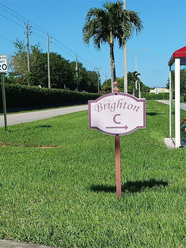 Building Photo - 117 Brighton C