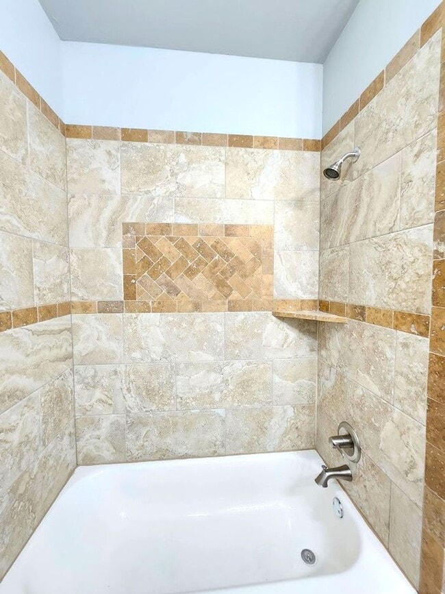 Building Photo - Campbell St Duplex