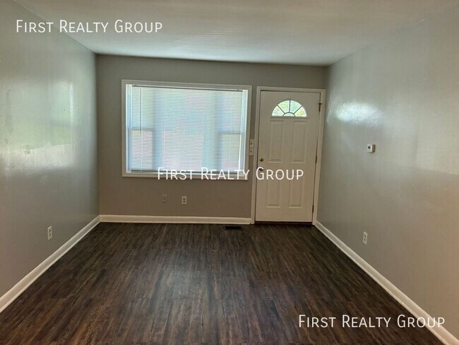 Building Photo - 3700 Runyon Ave