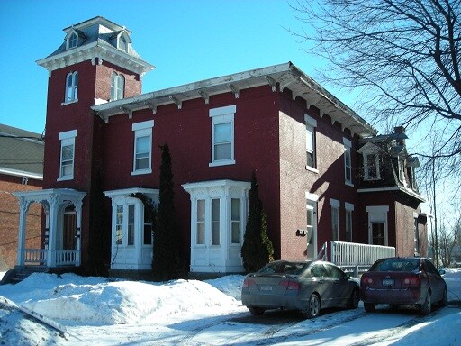 Primary Photo - 10 Macomb Ave