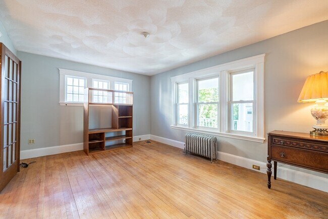 Building Photo - 35 Hosmer St