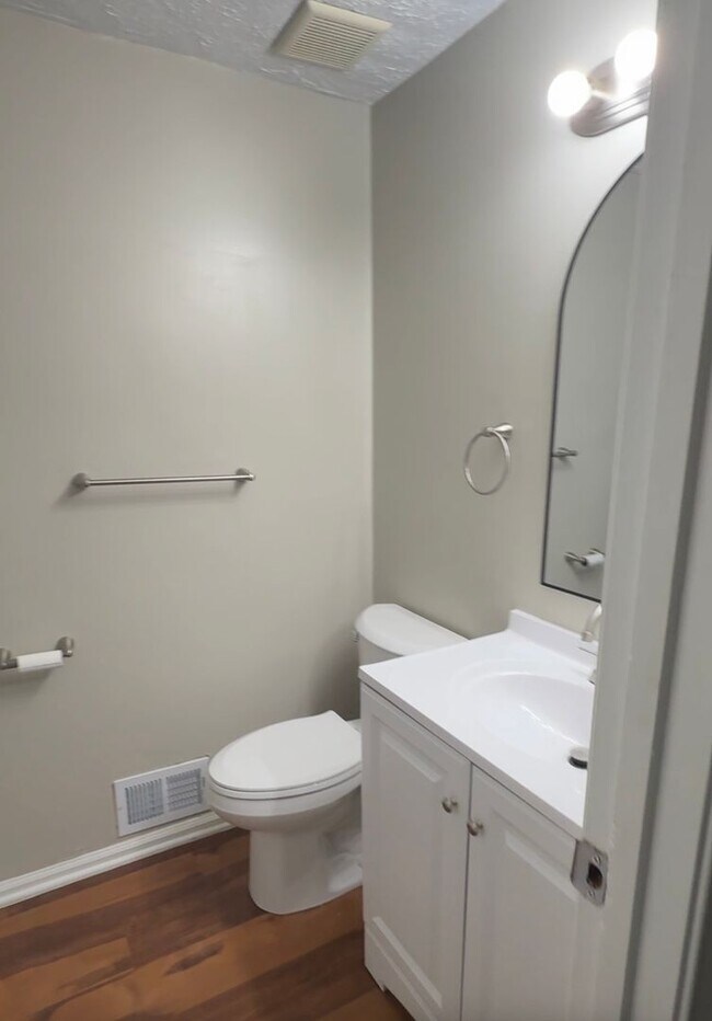 Building Photo - 42 Rocky Brook Ct