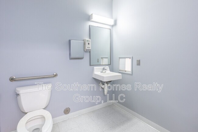 Building Photo - 305 Grady Rd