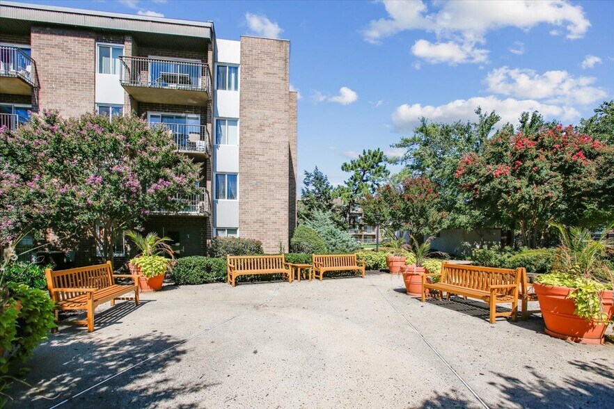 Building Photo - 60 S Van Dorn St