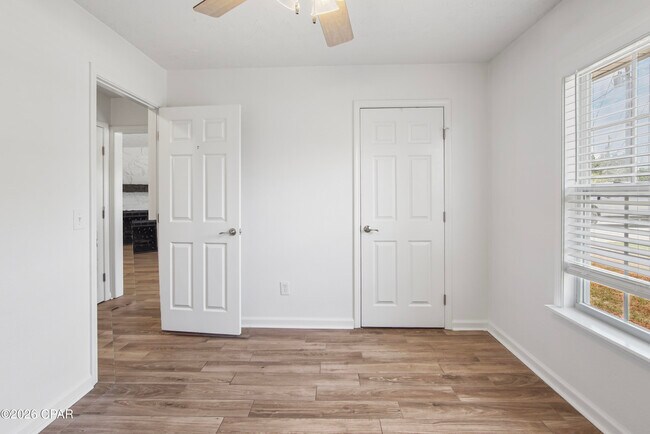 Building Photo - 115 Circle Dr