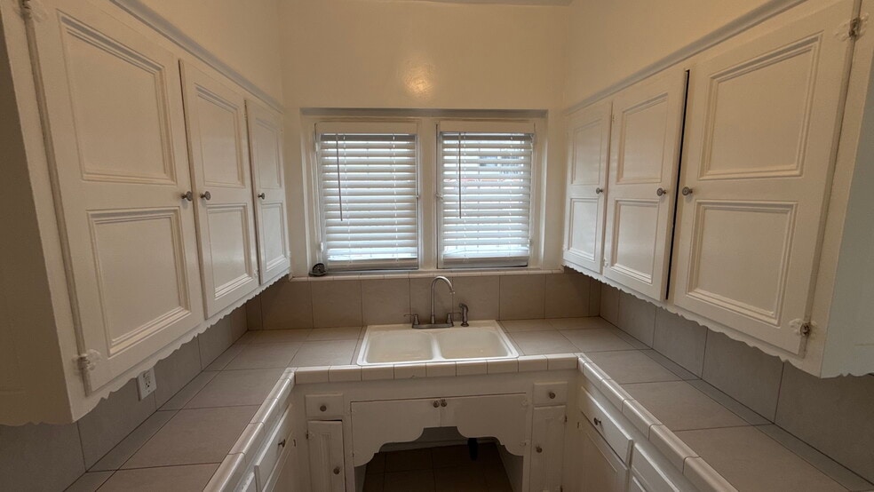 Kitchen - 6130 Orange St