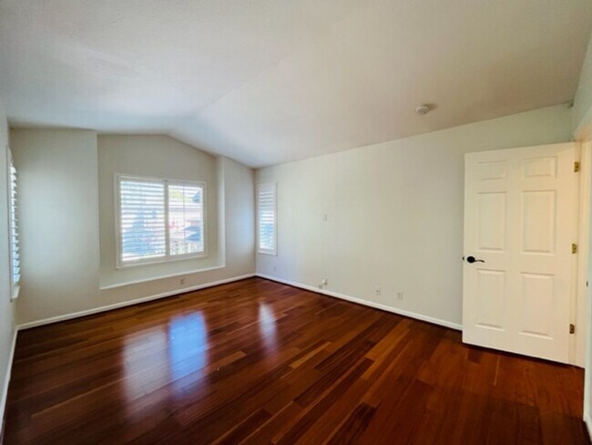 Building Photo - Move-in Ready 3BD/2.5BA, Two-Story Home in Stony Brook in Downtown Danville