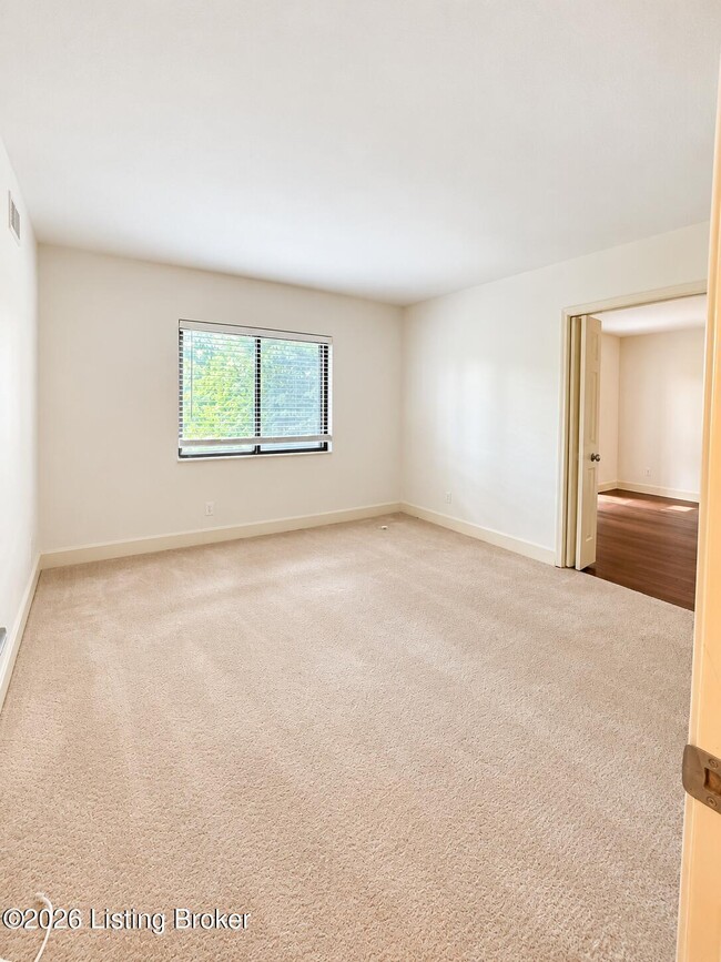 Building Photo - 5800 Coach Gate Wynde