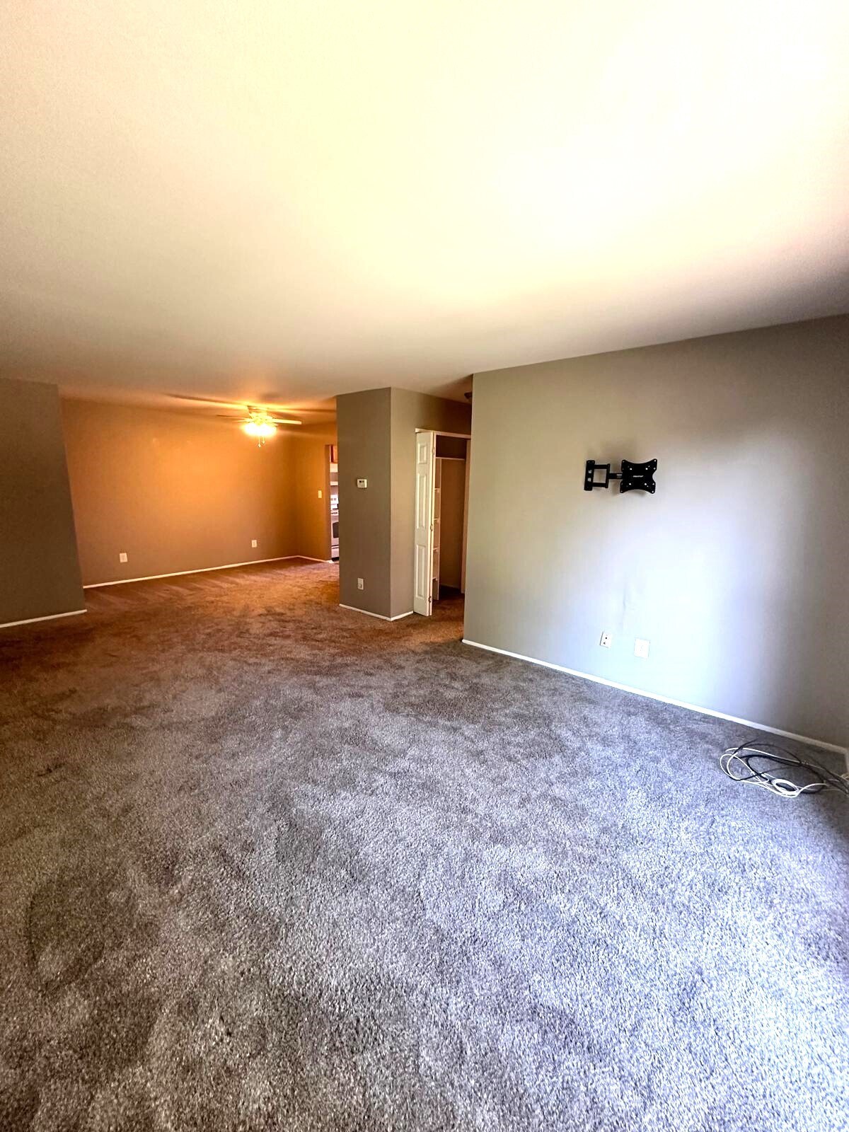 Building Photo - 1840 Axtell Dr