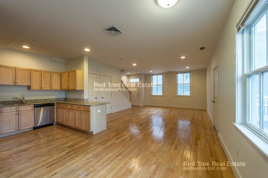 Building Photo - 110 Second St. Unit 109