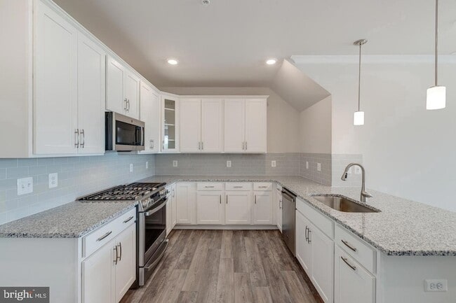 Building Photo - 43357 Radford Divide Ter