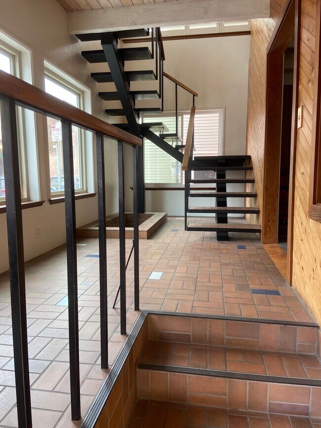 Building Photo - Belmont Peninsula House steps from the Beach