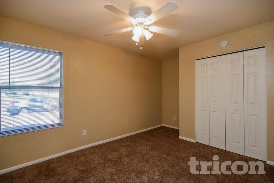 Building Photo - 2403 S Evergreen Rd