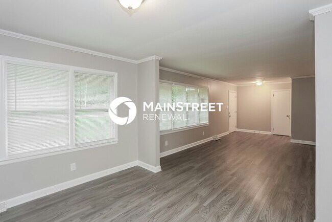 Building Photo - 3 Bedroom Pet-Friendly Home in Charlotte, NC with Main Street Renewal