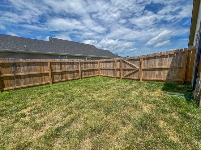 Building Photo - 702 Gleason Dr
