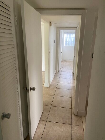 Building Photo - 7610 SW 82nd St