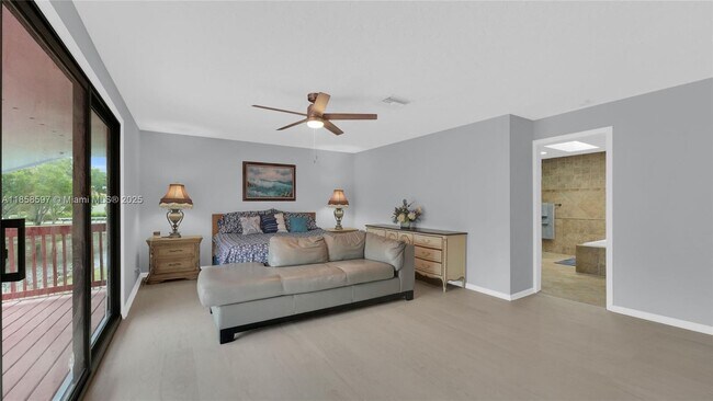 Building Photo - 540 SW 101st Ave