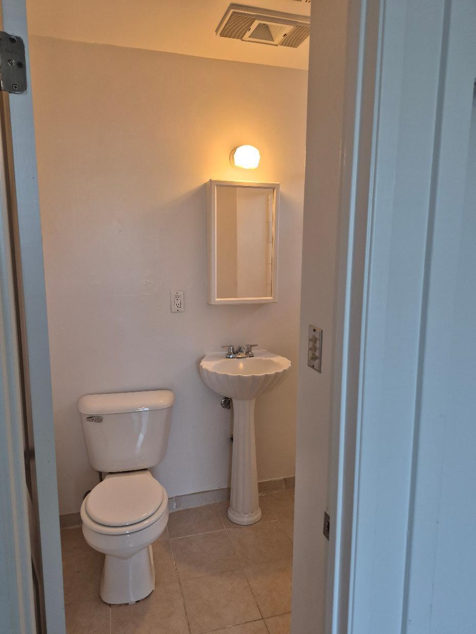 Building Photo - 4861 Lehrer Dr