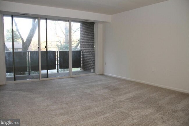 Building Photo - Spacious 2 bed 2 bath condo in Reston!