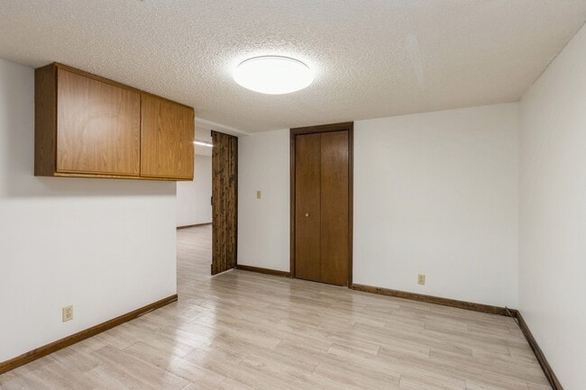 Building Photo - 7405 W 74th St