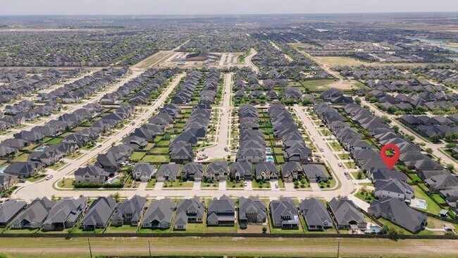 Building Photo - 2106 Stargrass Dr