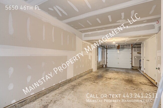 Building Photo - 5650 46th Pl