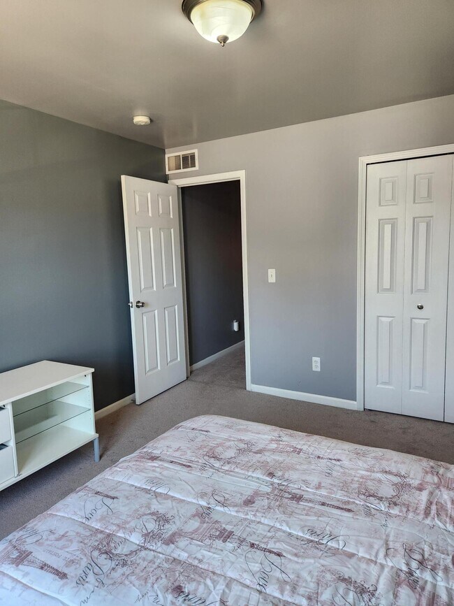 Building Photo - 23668 Northstone Village Dr