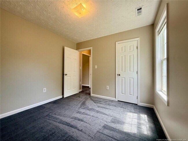 Building Photo - 134 Independence Dr