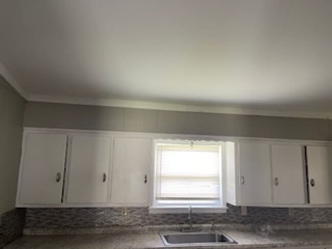 Building Photo - 120 Emerite Dr