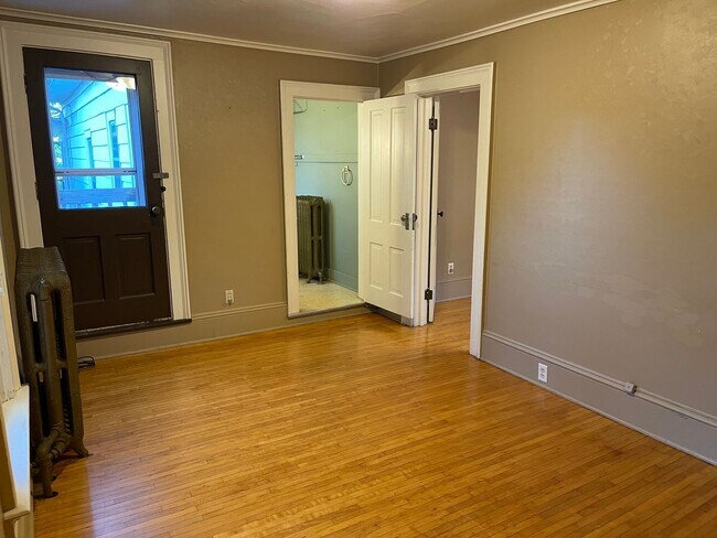 Building Photo - 1014 Elmwood Ave
