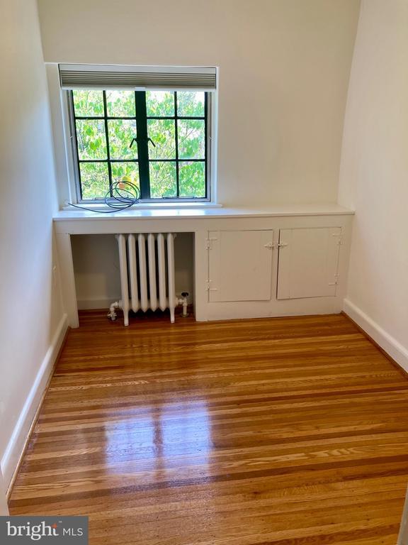 Building Photo - 7807 Spring Ave