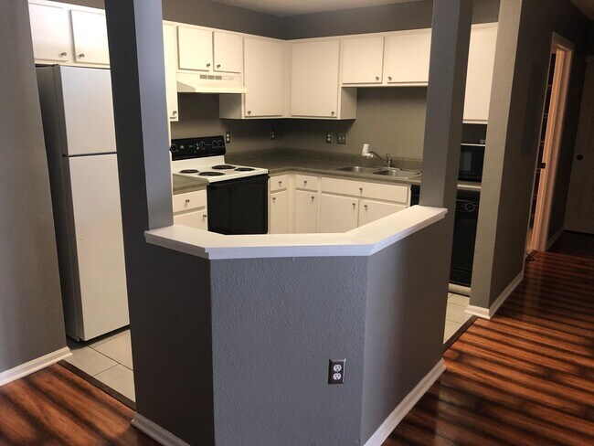 Building Photo - 16955 Toronto Ave SE