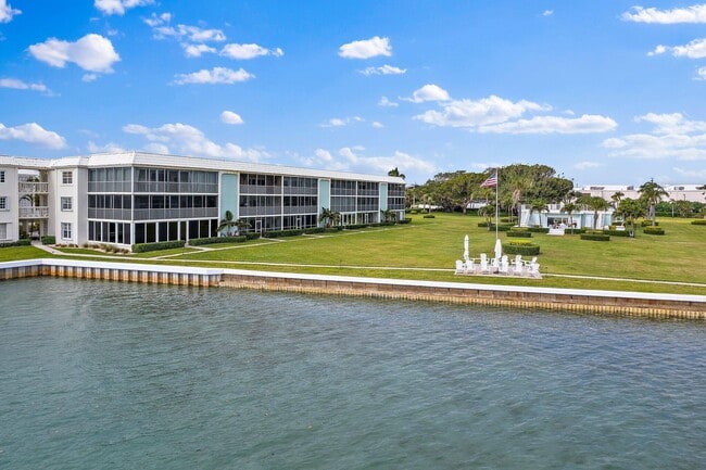 Building Photo - 100 Waterway Rd