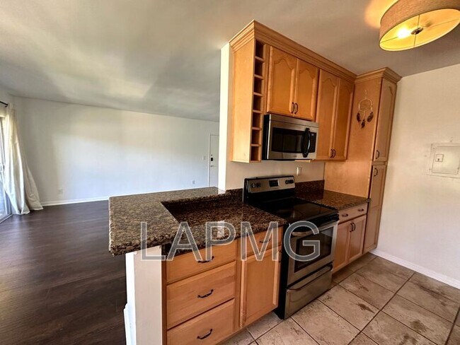 Building Photo - 5328 Newcastle Ave