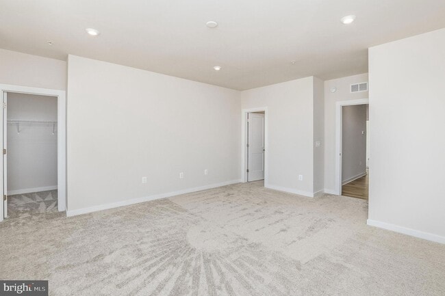 Building Photo - 44514 Wolfhound Sq