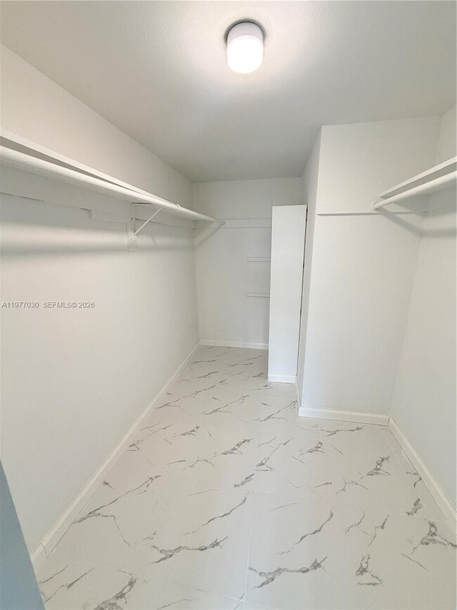 Building Photo - 36 Island Ave