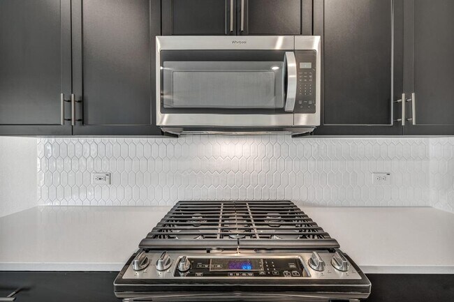 Building Photo - 102 Greenspire Ln