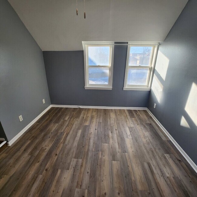 Building Photo - 1402 Willis Ave