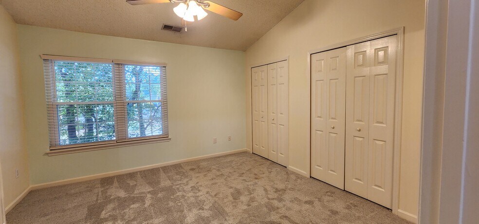 Building Photo - 8022 Shadow Oak Dr