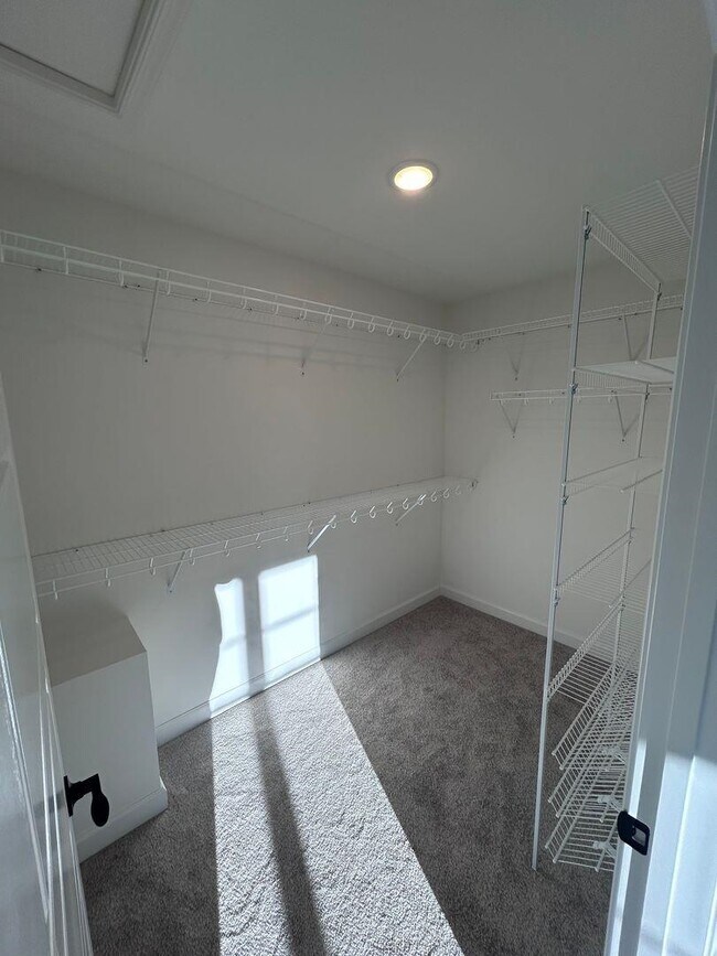 Building Photo - 1416 DERBY Dr