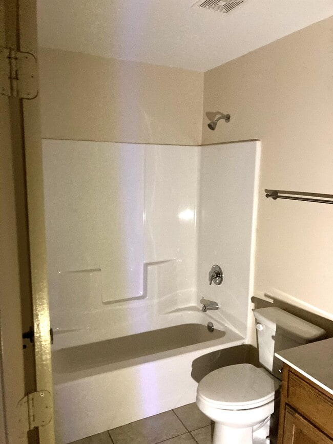 Building Photo - 1405 Adela Dr