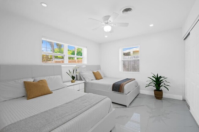 Building Photo - 871 NW 23rd Terrace