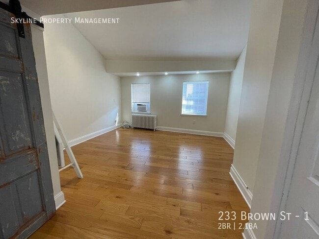 Building Photo - 233 Brown St