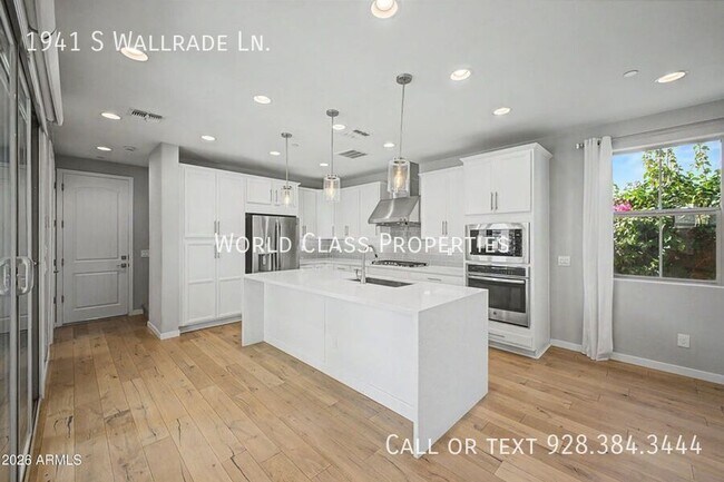 Building Photo - 1941 S Wallrade Ln