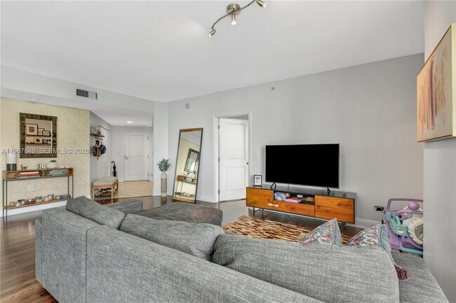 Building Photo - 1250 S Miami Ave