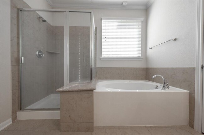 Building Photo - 314 Trillium Dr