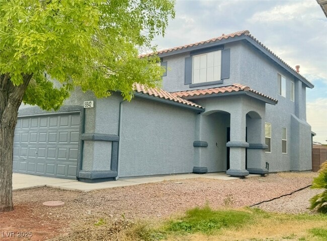 Building Photo - 8842 Sierra Linda Dr